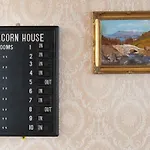 Acorn House 4*
