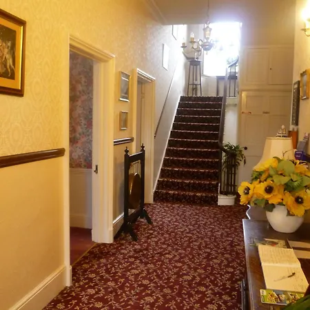 Guest house Acorn House 4*